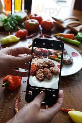 Tarihi Merkez Efendi Köftecisi Ahmet Usta