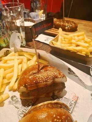 Nusr-et Burger Kanyon