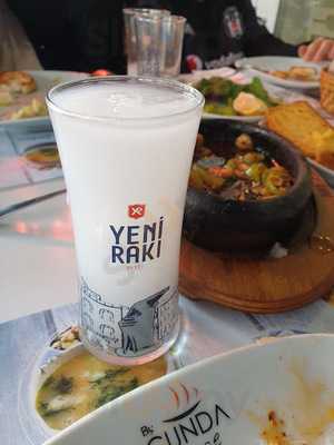 By Cunda Mezze Balık Evi