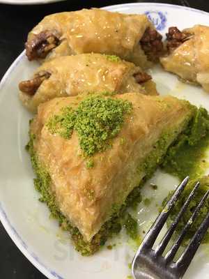 Ali Usta Burma Kadayıf & Baklavaları