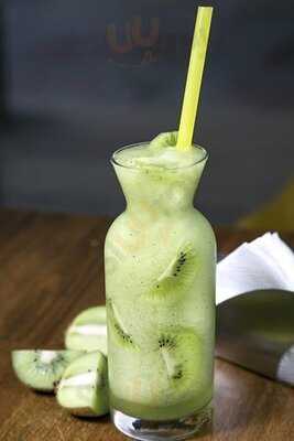 Laroza Pizza & Chocolate Cafe