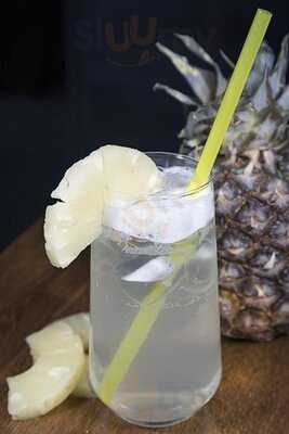 Laroza Pizza & Chocolate Cafe