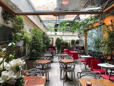 Mephisto Kitabevi & Cafe - Beyoğlu