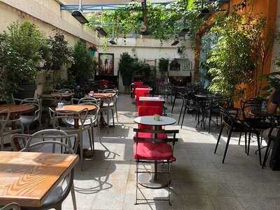 Mephisto Kitabevi & Cafe - Beyoğlu