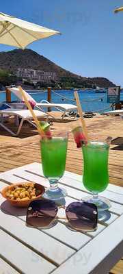 Zorba Beach & Cafe