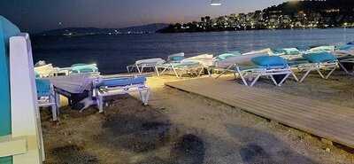 Blu Beach & Restaurant