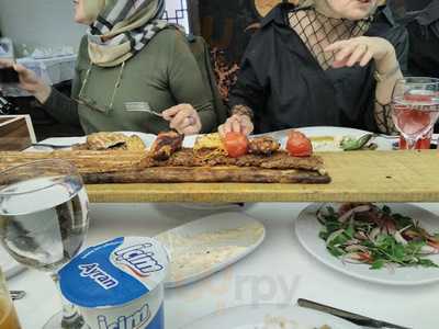 Adanali Kebapci Senol Kolcuoglu - Muazzez Ersoy