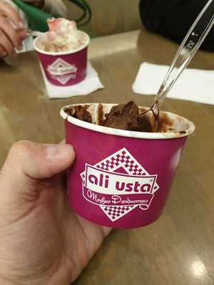 Meşhur Dondurmacı Ali Usta