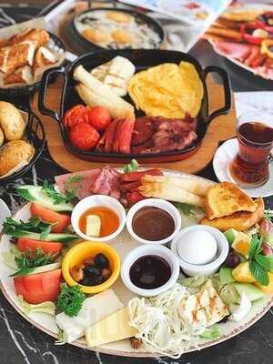 The Hunger Piazza Avm