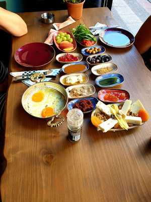 Nadide Breakfast