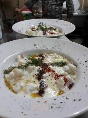 Karışık Pizza & Cafe