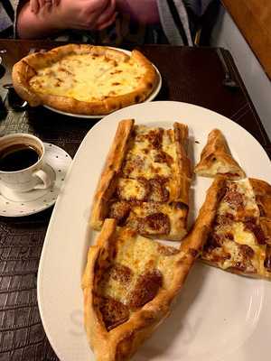 Bankalar Karadeniz Pide Salonu