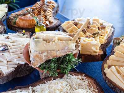 Nar Cafe & Restaurant