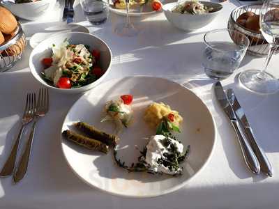 Nar Cafe & Restaurant