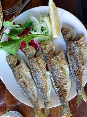 Meshur Kirecburnu Midye Ve Balik Evi