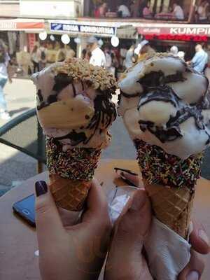 Prinkipo Dondurma & Cafe