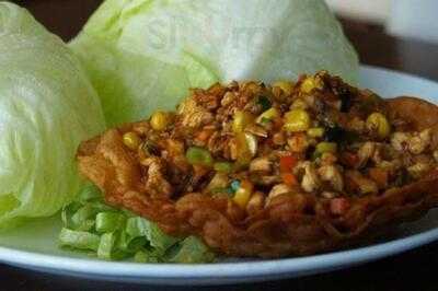 Mai - Ling Chinese & Sushi Restaurant