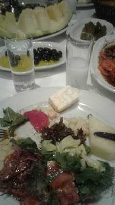 Le Chateau Restaurant