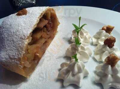 Pico Karakoy Italian Eatery