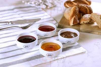 Eyüp Emirgan Sütiş