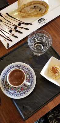 Tarihi Çinili Fırın Börekçisi