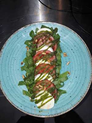 Republk Cafe & Restaurant