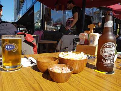 Republk Cafe & Restaurant