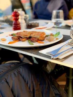 Pembe Yali Restaurant