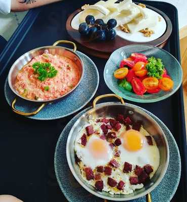 Pembe Yali Restaurant