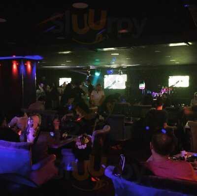 Grammy İstanbul Karaoke Lounge & Terrace