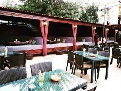 Grammy İstanbul Karaoke Lounge & Terrace