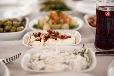 Müzeyyen'in Balkonu