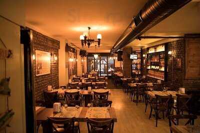 Müzeyyen'in Balkonu