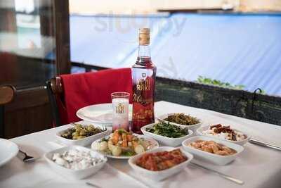 Müzeyyen'in Balkonu