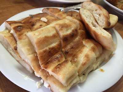 Meşhur Sarıyer Börekçisi Karaköy