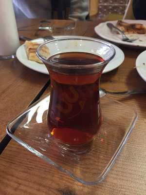 Meşhur Sarıyer Börekçisi Karaköy