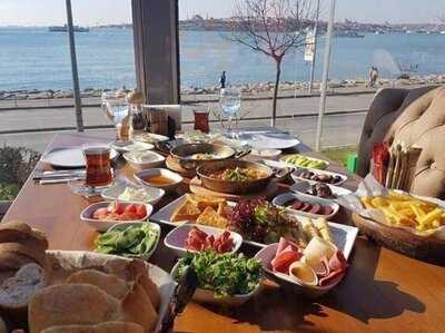 Yesilçam Cafe & Bistro