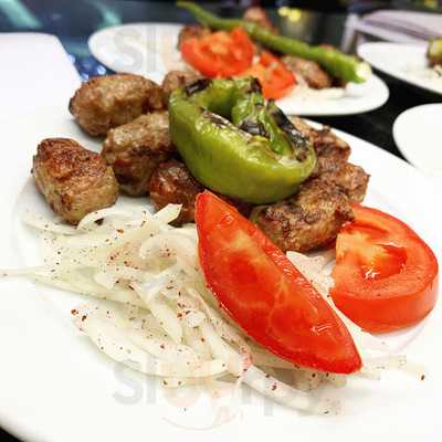 Meşhur İnegöl Köftecisi