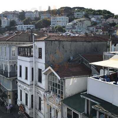 Alexandra Cocktail Bar