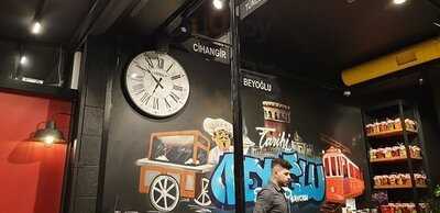 Tarihi Beyoğlu Sokak Pilavcısı