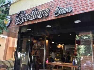 Brothers Store