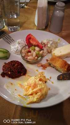 Cousin Restaurant & Bistro