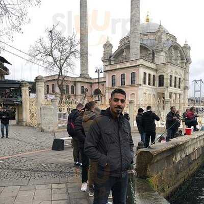 Emirgan Tarihi Çınaraltı