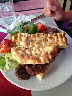 Kebapci Kardesler Yemek Salonu