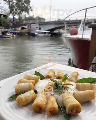 Hisar Balıkçısı Anadolu Hisarı