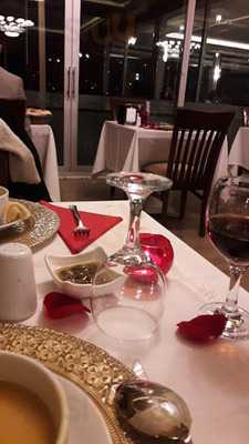 Bir Varmış Bir Yokmuş