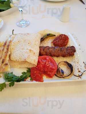 Bir Varmış Bir Yokmuş