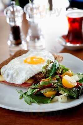 Social Sports Pub & Kitchen