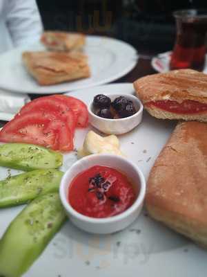 Tosbaga Cafe & Restaurant