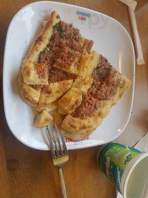 Meşhur Karadeniz Güveç Ve Pide Salonu